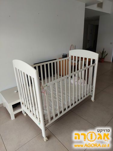 מיטת תינוק