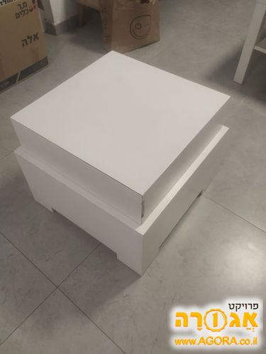 שידה לבנה