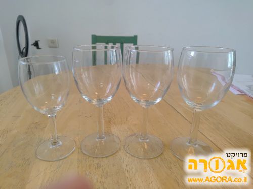 כוסות יין 🍷