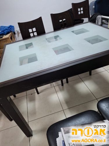 שולחן אוכל