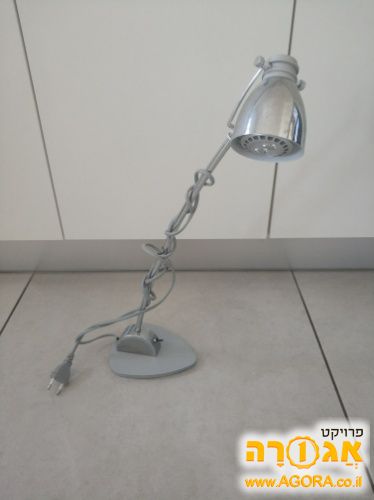 מנורת שולחן