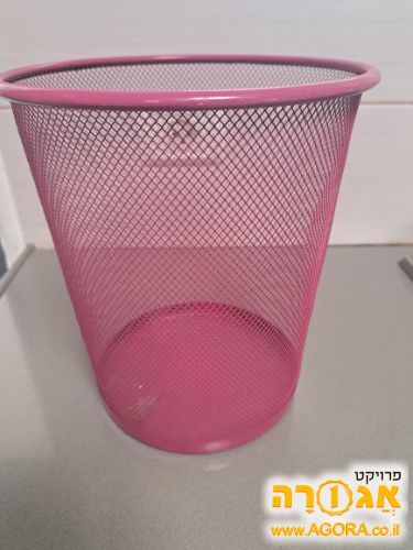 פח אשפה ורוד