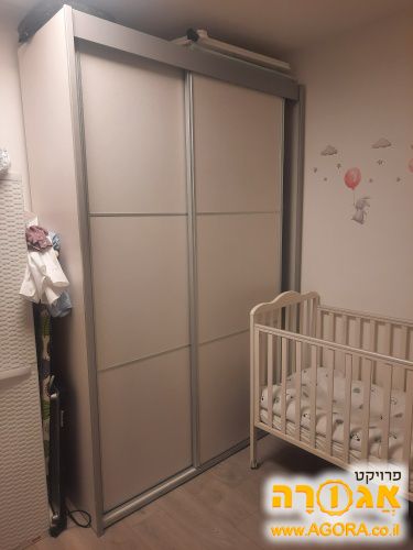 ארון הזזה