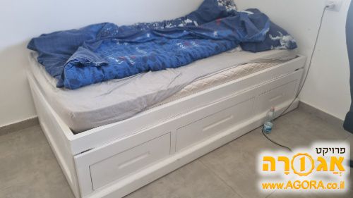 מיטת יחיד