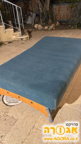 מיטה וחצי עם ארגז מצעים