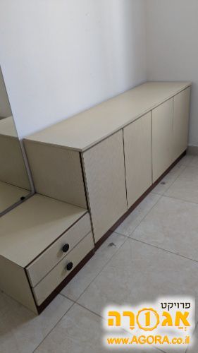 ארגז מצעים ושתי מגירות