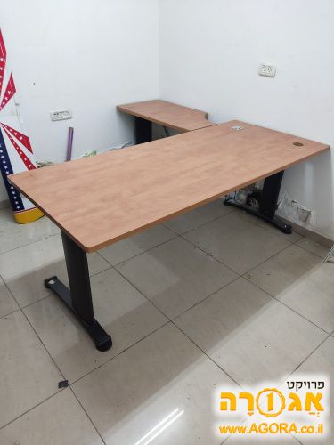 שולחן משרדי
