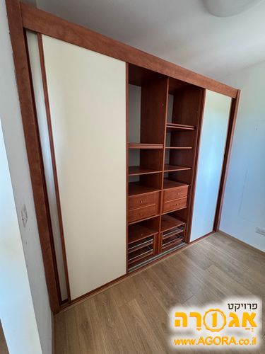 ארון קיר