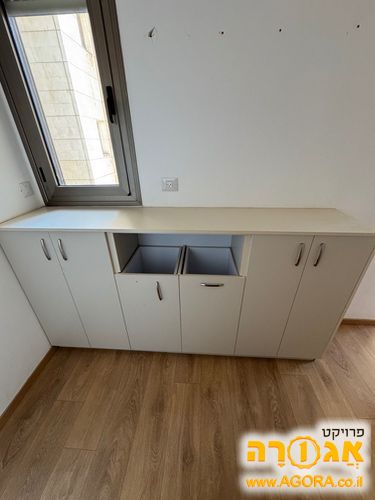 שידת קיר