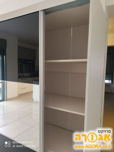 ארון הזזה