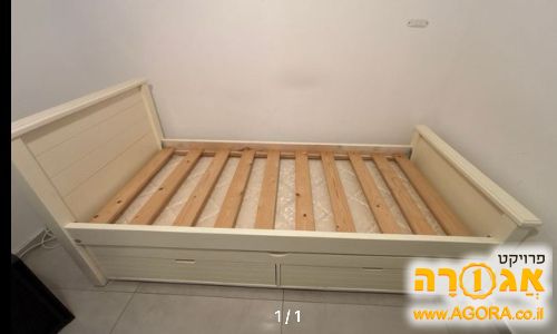 מיטת יחיד עם מיטת חבר