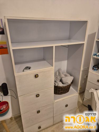 ארון בגדים