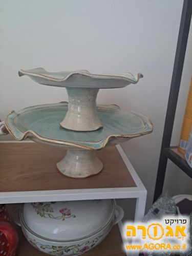 צלחות על רגל מקרמיקה