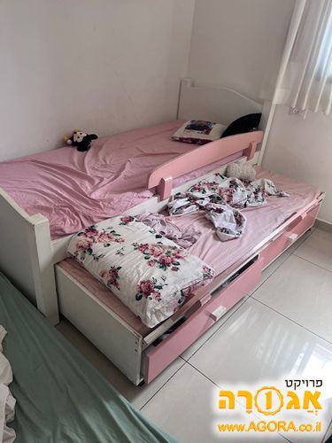 מיטת נוער נפתחת