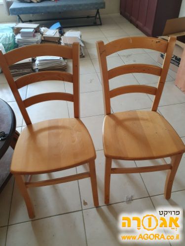 2 כיסאות עץ מלא
