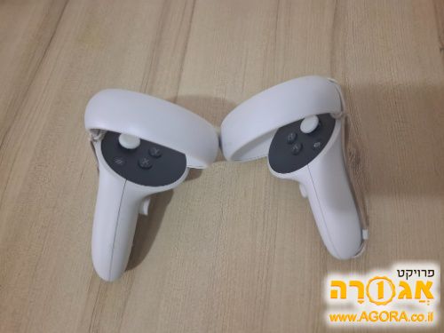 שני שלטים של משקפי vr