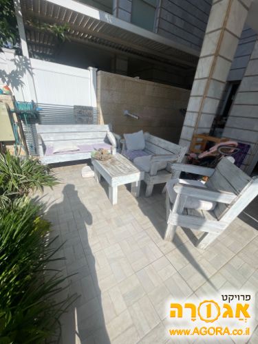 פינת ישיבה לחצר