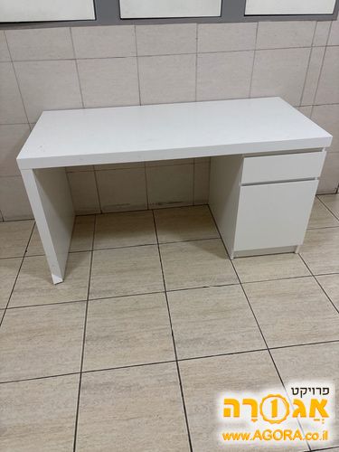 שולחן משרדי