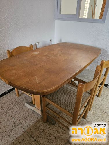 שולחן אוכל