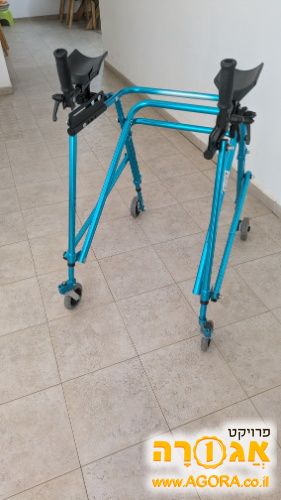 הליכון אחורי עם התקן אמות