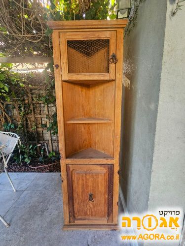 כוננית פינתית