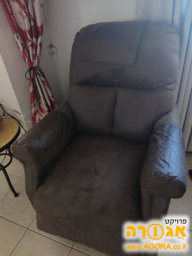 כורסה סיעודית עם מספר מצבים