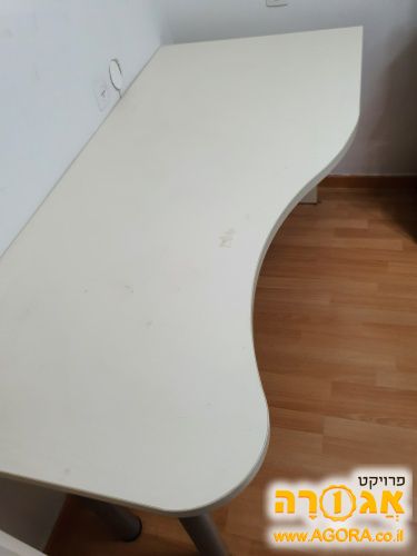 שולחן כתיבה לתלמיד