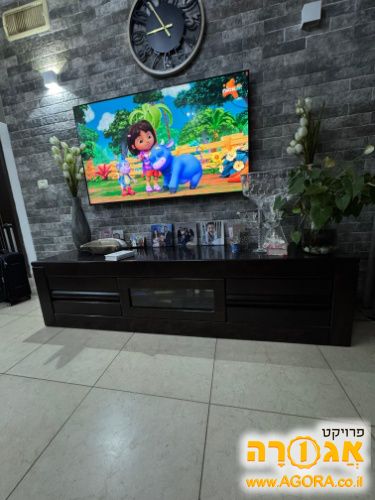 מזנון מעץ מלא