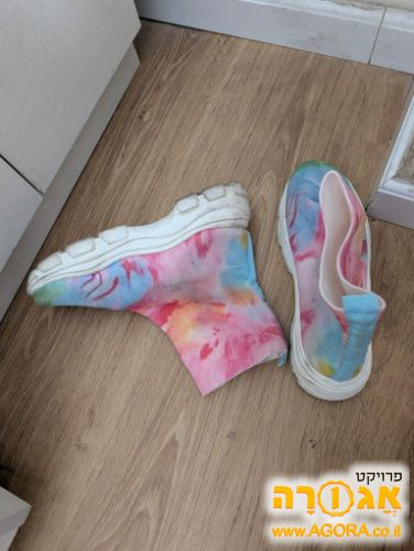 סניקרס נשים