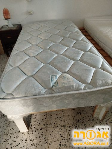 מיטת יחיד
