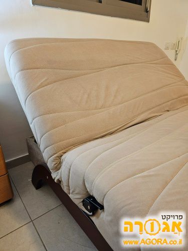 מיטה וחצי מתכווננת במצב טוב