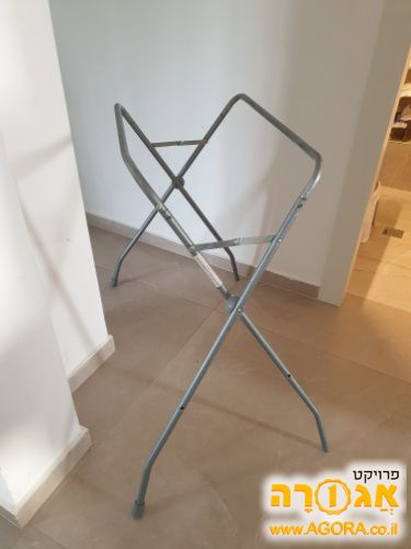 מעמד (רגליים) לאמבטיית תינוק