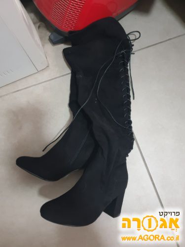 מגפיים עם עקבים