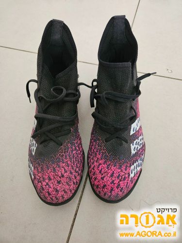 נעלי כדורגל לגברים
