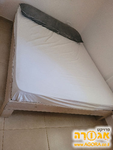 מיטה זוגית ומזרון