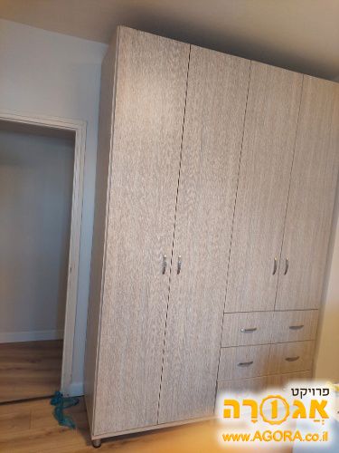 ארון בגדים