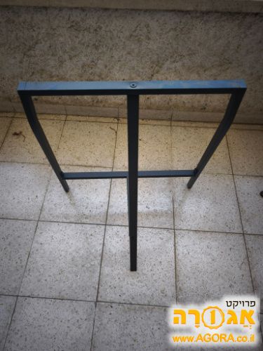 רגליים לשולחן