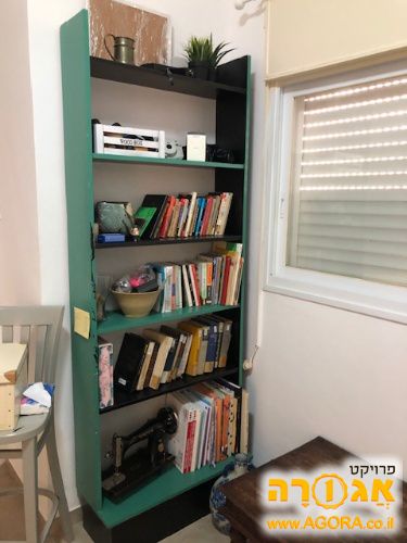 ספרייה 220 סמ גובה