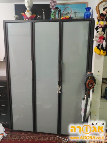 ארון בגדים
