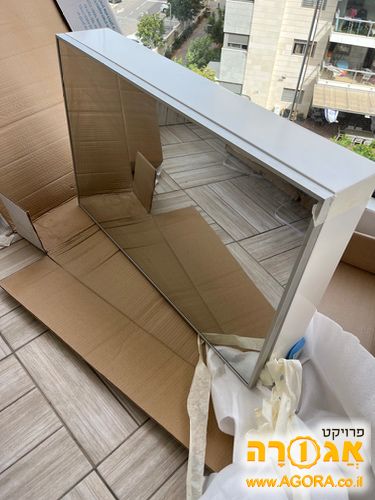 קלפה מעל הכיור