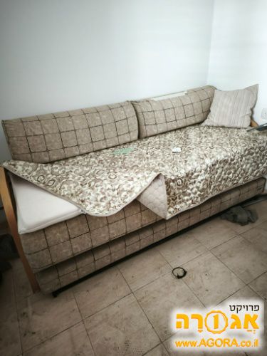 ספה נפתחת למיטה אם מיטה נוספת וארגז מצעי