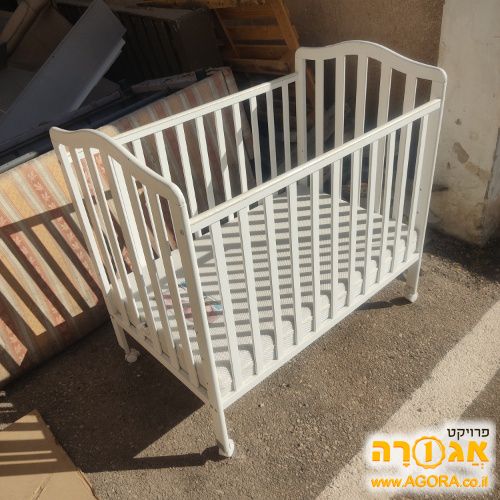 מיטת תינוק