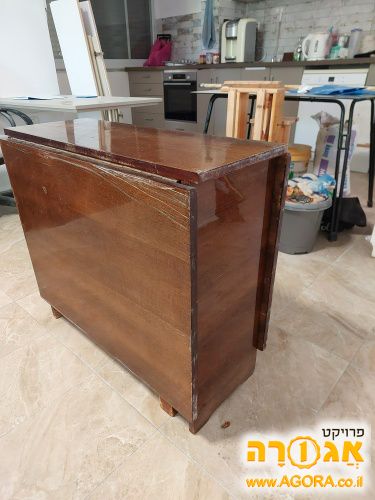 שולחן מתקפל מעץ