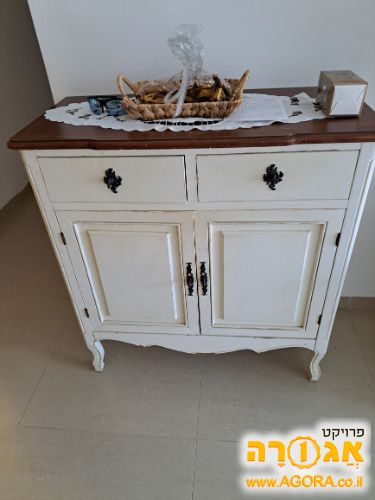 כוננית לטלויזה