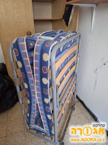 מיטת יחיד מתקפלת