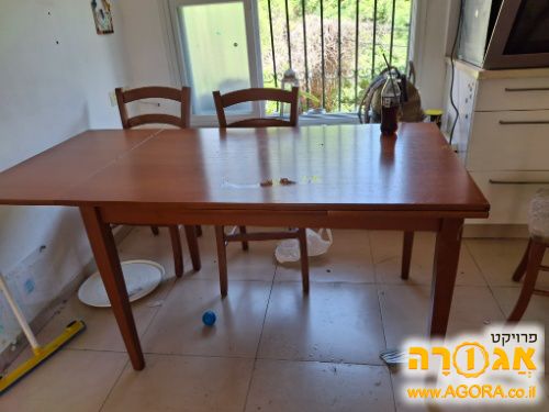 שולחן וארון חינם חייב להמסר שישי שבת 23