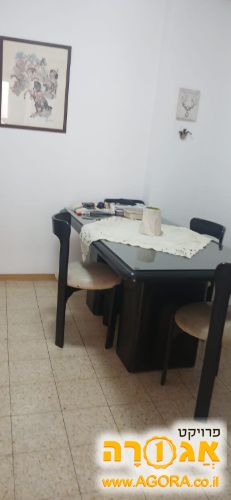 שולחן אוכל + 6 כסאות