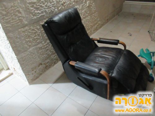 כורסא ישנה נפתחת