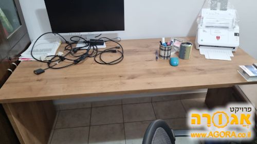 שולחן משרדי