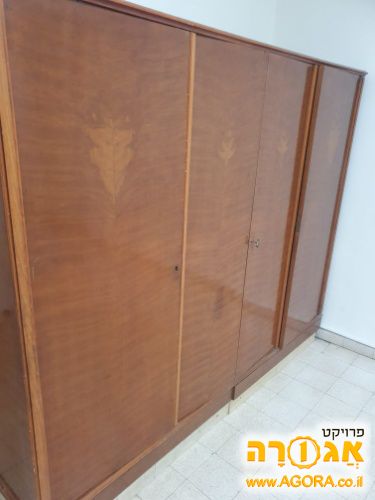 ארון בגדים
